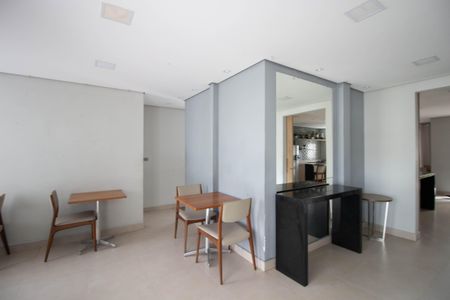 Apartamento para alugar com 45m², 2 quartos e 1 vaga Apartamento para alugar com 45m², 2 quartos e 1 vagaÁrea comum - Salão de festas