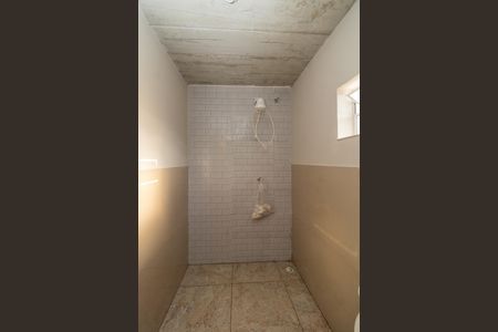 Banheiro de casa para alugar com 1 quarto, 40m² em Parque Casa de Pedra, São Paulo