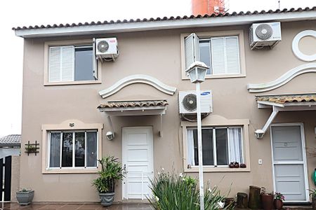 Casa à venda com 110m², 3 quartos e 2 vagasFachada