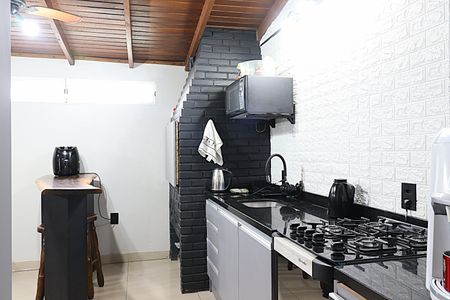 Casa à venda com 110m², 3 quartos e 2 vagasCozinha - Churrasqueira