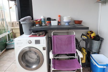 Casa à venda com 110m², 3 quartos e 2 vagasÁrea de Serviço