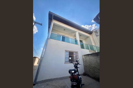 Casa à venda com 100m², 3 quartos e 14 vagasFachada