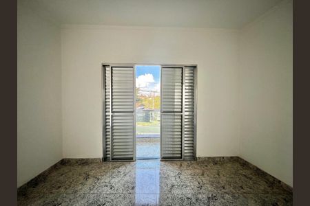 Casa à venda com 100m², 3 quartos e 14 vagasQuarto 1