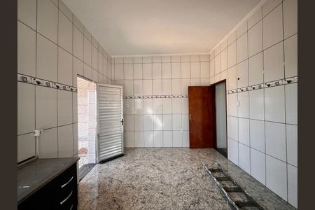 Casa à venda com 100m², 3 quartos e 14 vagasCozinha