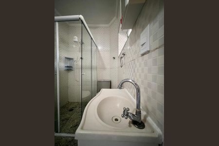 Casa à venda com 100m², 3 quartos e 14 vagasBanheiro da Edicula