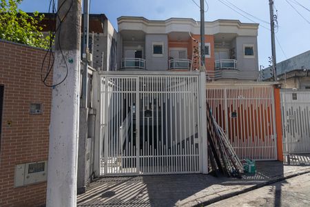 Casa para alugar com 120m², 2 quartos e 3 vagas Casa para alugar com 120m², 2 quartos e 3 vagasFachada