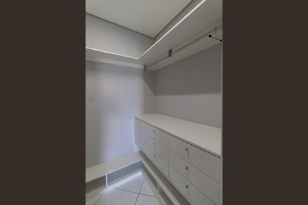 Casa para alugar com 120m², 2 quartos e 3 vagas Casa para alugar com 120m², 2 quartos e 3 vagasCloset Suíte