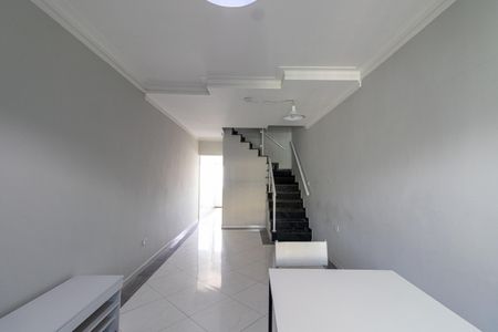 Casa para alugar com 120m², 2 quartos e 3 vagas Casa para alugar com 120m², 2 quartos e 3 vagasSala