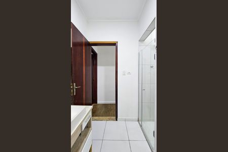 Casa à venda com 130m², 4 quartos e 2 vagasBanheiro 2