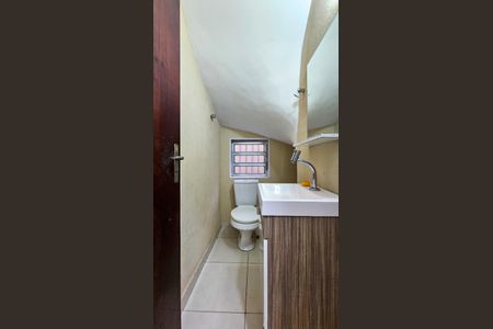 Lavabo de casa à venda com 4 quartos, 130m² em Jardim Luanda, São Paulo