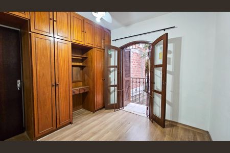 Casa à venda com 130m², 4 quartos e 2 vagasQuarto 2