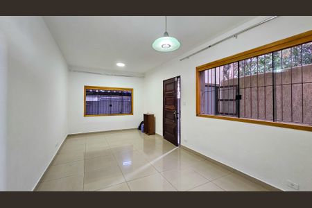 Sala de casa à venda com 4 quartos, 130m² em Jardim Luanda, São Paulo