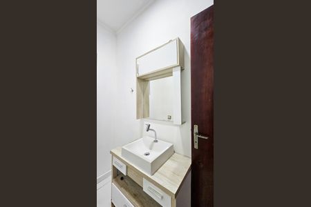 Casa à venda com 130m², 4 quartos e 2 vagasBanheiro 2