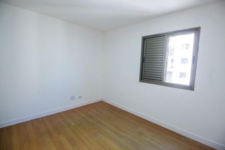 Apartamento para alugar com 120m², 3 quartos e 2 vagasQuarto 2