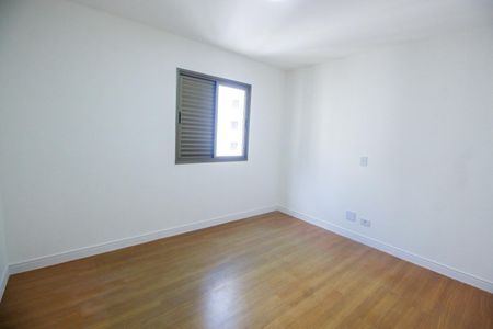 Apartamento para alugar com 120m², 3 quartos e 2 vagasQuarto 2