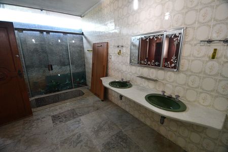 Casa à venda com 1570m², 7 quartos e 6 vagasBanheiro Suíte 1