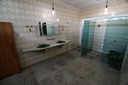 Casa à venda com 1570m², 7 quartos e 6 vagasBanheiro Suíte 1