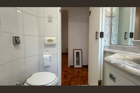 Apartamento à venda com 131m², 3 quartos e 2 vagas Apartamento à venda com 131m², 3 quartos e 2 vagasBanheiro
