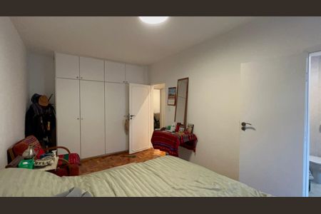 Apartamento à venda com 131m², 3 quartos e 2 vagas Apartamento à venda com 131m², 3 quartos e 2 vagasSuite