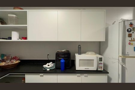 Apartamento à venda com 131m², 3 quartos e 2 vagas Apartamento à venda com 131m², 3 quartos e 2 vagasCozinha