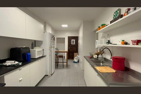 Apartamento à venda com 131m², 3 quartos e 2 vagas Apartamento à venda com 131m², 3 quartos e 2 vagasCozinha