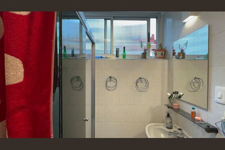 Apartamento à venda com 131m², 3 quartos e 2 vagas Apartamento à venda com 131m², 3 quartos e 2 vagasBanheiro da Suíte