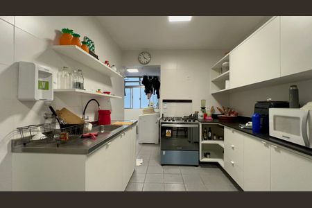 Apartamento à venda com 131m², 3 quartos e 2 vagas Apartamento à venda com 131m², 3 quartos e 2 vagasCozinha