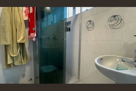 Apartamento à venda com 131m², 3 quartos e 2 vagas Apartamento à venda com 131m², 3 quartos e 2 vagasBanheiro da Suíte