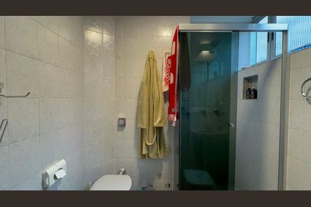 Apartamento à venda com 131m², 3 quartos e 2 vagas Apartamento à venda com 131m², 3 quartos e 2 vagasBanheiro da Suíte