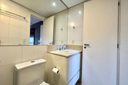 Apartamento à venda com 74m², 2 quartos e 1 vaga Apartamento à venda com 74m², 2 quartos e 1 vagaBanheiro da Suíte