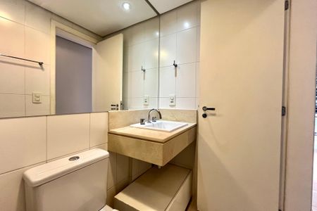 Apartamento à venda com 74m², 2 quartos e 1 vaga Apartamento à venda com 74m², 2 quartos e 1 vagaBanheiro Social