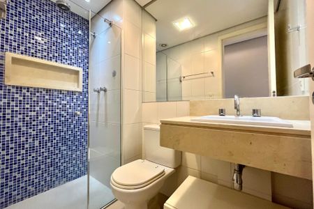 Apartamento à venda com 74m², 2 quartos e 1 vaga Apartamento à venda com 74m², 2 quartos e 1 vagaBanheiro Social