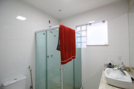 Casa de condomínio à venda com 232m², 4 quartos e 2 vagasBanheiro social 2