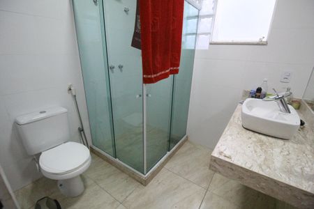Casa de condomínio à venda com 232m², 4 quartos e 2 vagasBanheiro social 2