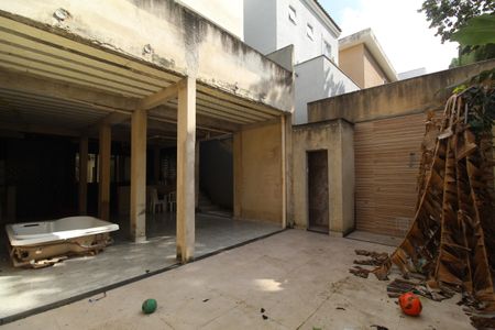 Casa de condomínio à venda com 232m², 4 quartos e 2 vagasQuintal