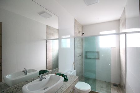 Casa de condomínio à venda com 232m², 4 quartos e 2 vagasBanheiro social 1