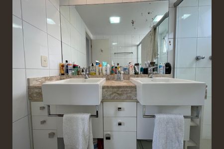 Apartamento à venda com 145m², 4 quartos e 3 vagas Apartamento à venda com 145m², 4 quartos e 3 vagasBanheiro da Suíte 3
