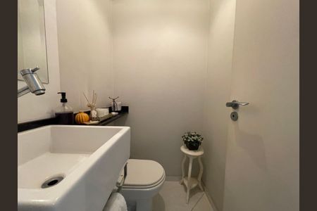 Apartamento à venda com 145m², 4 quartos e 3 vagas Apartamento à venda com 145m², 4 quartos e 3 vagasLavabo