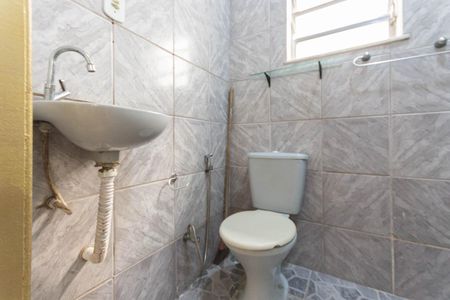 Casa à venda com 56m², 4 quartos e sem vagaBanheiro 1