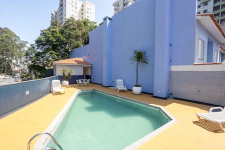 Apartamento à venda com 215m², 3 quartos e sem vagaÁrea comum - Piscina