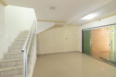 Casa para alugar com 70m², 5 quartos e 1 vagaSala
