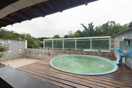 Casa para alugar com 70m², 5 quartos e 1 vagaTerraço