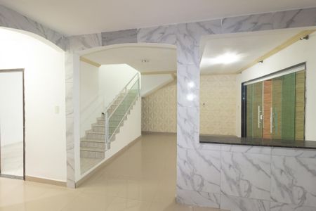 Casa para alugar com 70m², 5 quartos e 1 vagaSala