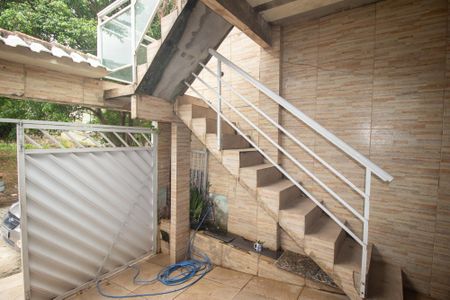 Casa para alugar com 70m², 5 quartos e 1 vagaQuintal