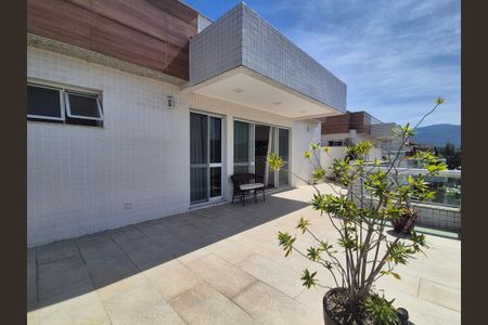 Apartamento à venda com 198m², 3 quartos e 2 vagas Apartamento à venda com 198m², 3 quartos e 2 vagasÁrea comum - Cobertura