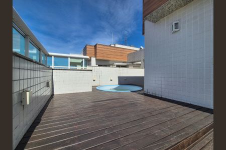 Apartamento à venda com 198m², 3 quartos e 2 vagas Apartamento à venda com 198m², 3 quartos e 2 vagasÁrea comum - Cobertura