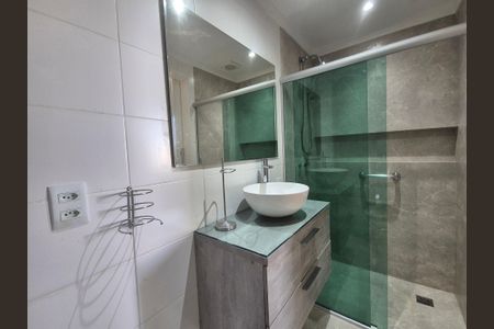 Apartamento à venda com 198m², 3 quartos e 2 vagas Apartamento à venda com 198m², 3 quartos e 2 vagasBanheiro da Suíte