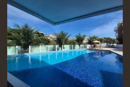 Apartamento à venda com 198m², 3 quartos e 2 vagas Apartamento à venda com 198m², 3 quartos e 2 vagasÁrea comum - Piscina