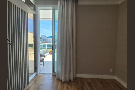 Apartamento à venda com 198m², 3 quartos e 2 vagas Apartamento à venda com 198m², 3 quartos e 2 vagasSuíte