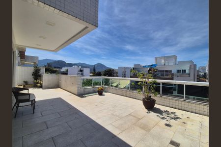 Apartamento à venda com 198m², 3 quartos e 2 vagas Apartamento à venda com 198m², 3 quartos e 2 vagasÁrea comum - Cobertura